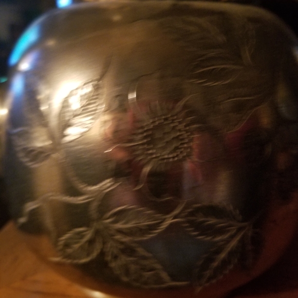 ANTIQUE 1800 - 1849 SILVER PLATED FLORAL COFFEE AND TEAPOT BY FAIRPOINT MTG. CO. - Picture 2 of 5